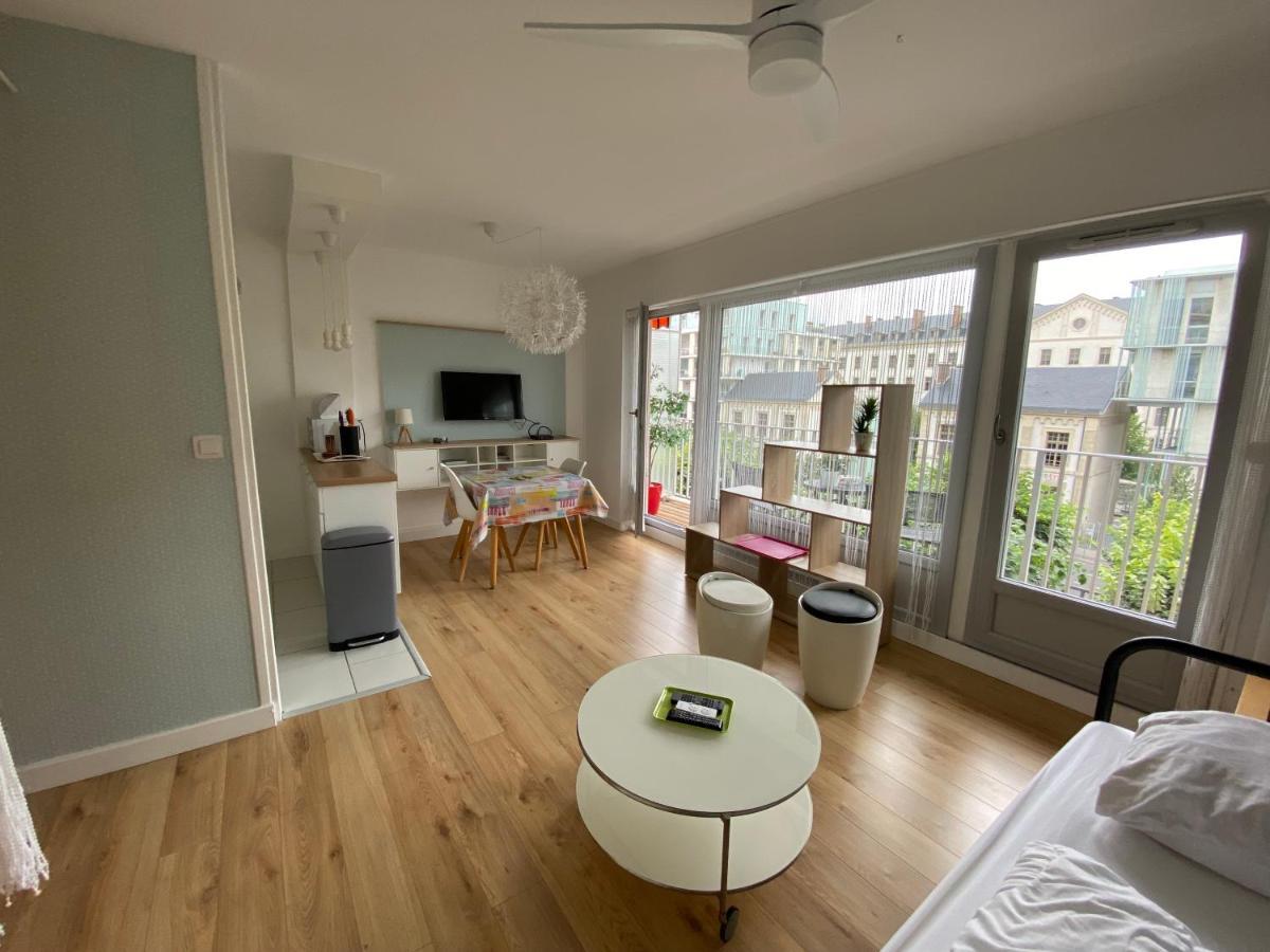 Studio Morgane, proche centre, balcon, linge et ménage Reims Extérieur photo